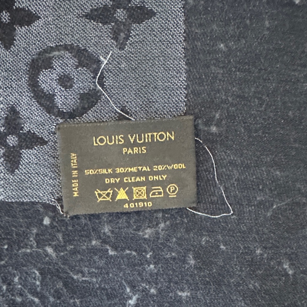 Louis Vuitton Black and Gray Monogram Scarf - Picture 2 of 6